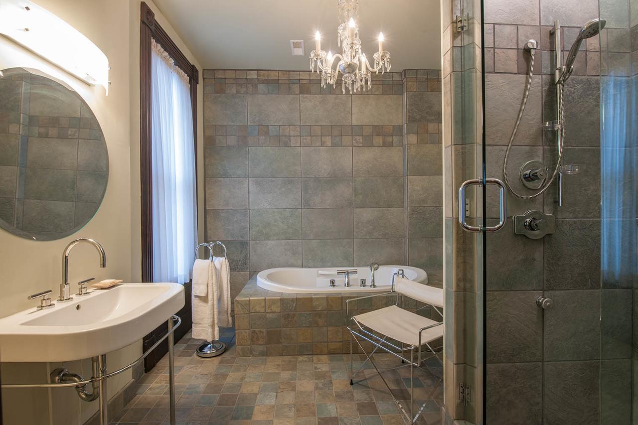 Deluxe Queen Suite,517958316:JPEG