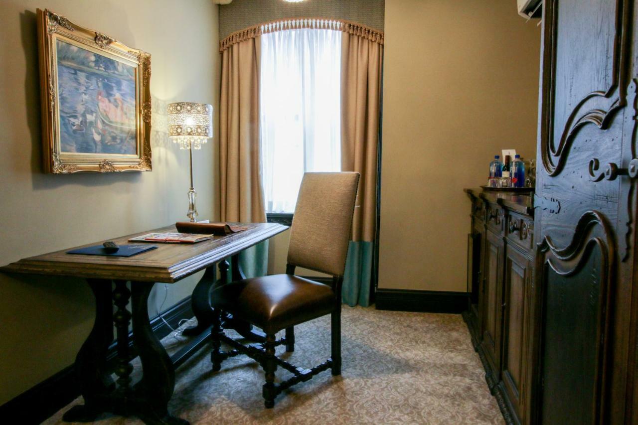 Luxury Queen Suite,791026872:JPEG